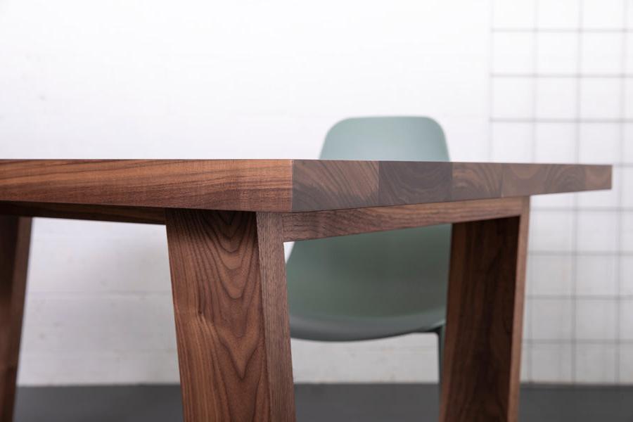 现代实木桌 
