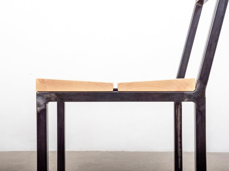 木质座椅与金属框架
