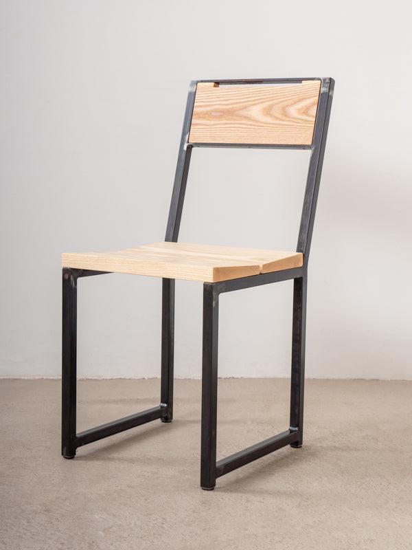 金属和木材餐椅温哥华